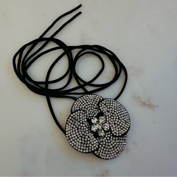 New Rhinestone Flower Large Black Necklace Choker - Picture 8 of 9